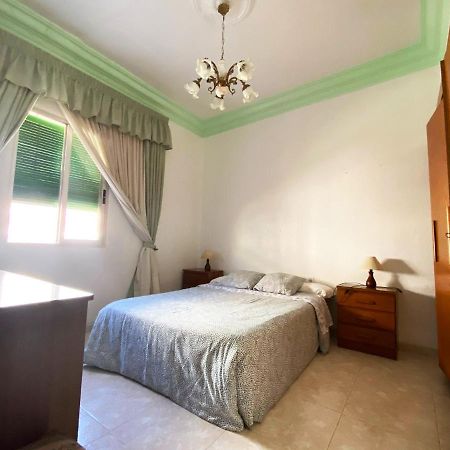 La Malvarrosa Beach Rooms In Shared Apartment Valencia Bagian luar foto
