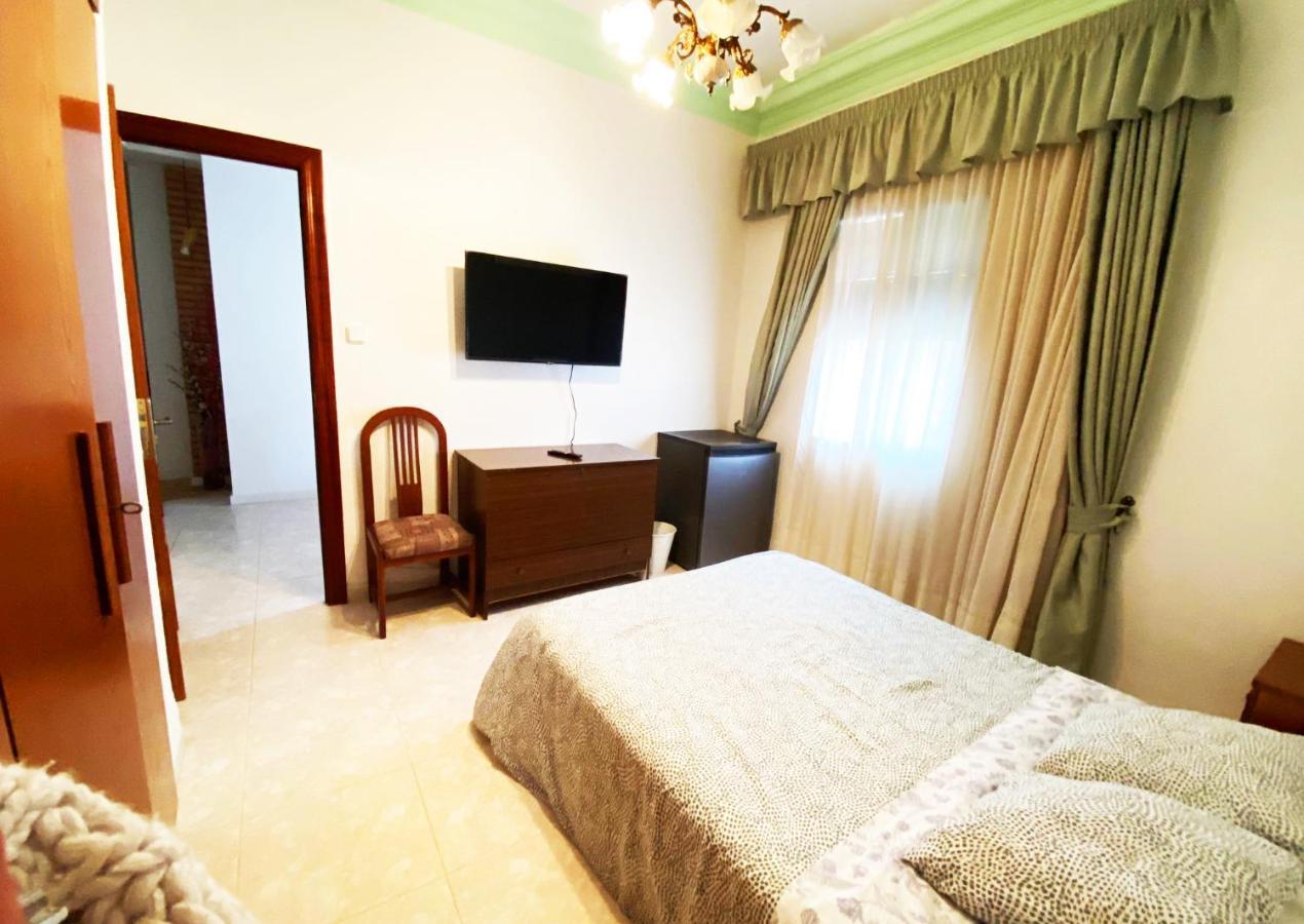 La Malvarrosa Beach Rooms In Shared Apartment Valencia Bagian luar foto