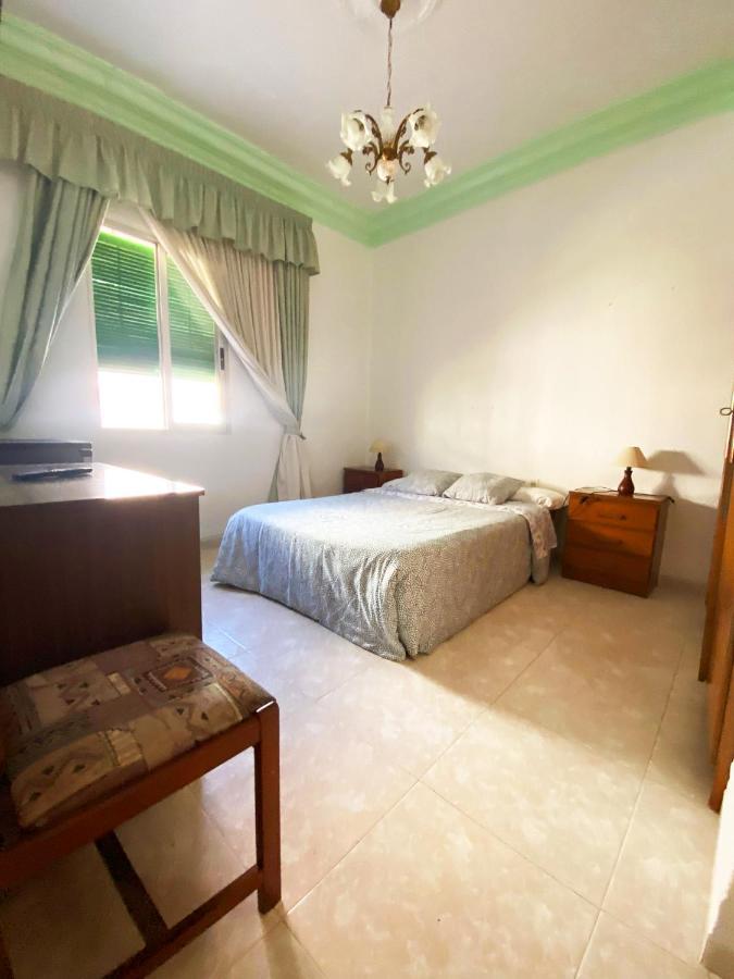 La Malvarrosa Beach Rooms In Shared Apartment Valencia Bagian luar foto