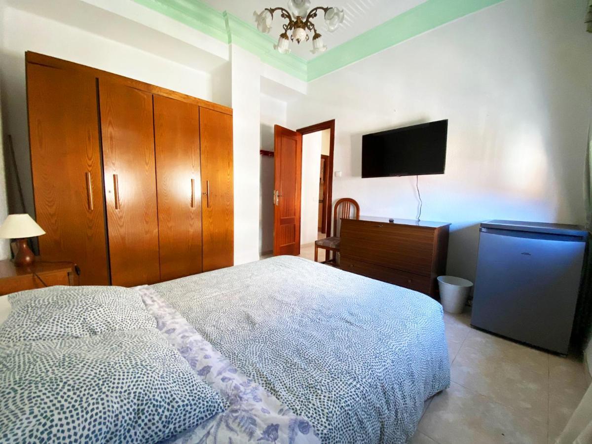 La Malvarrosa Beach Rooms In Shared Apartment Valencia Bagian luar foto