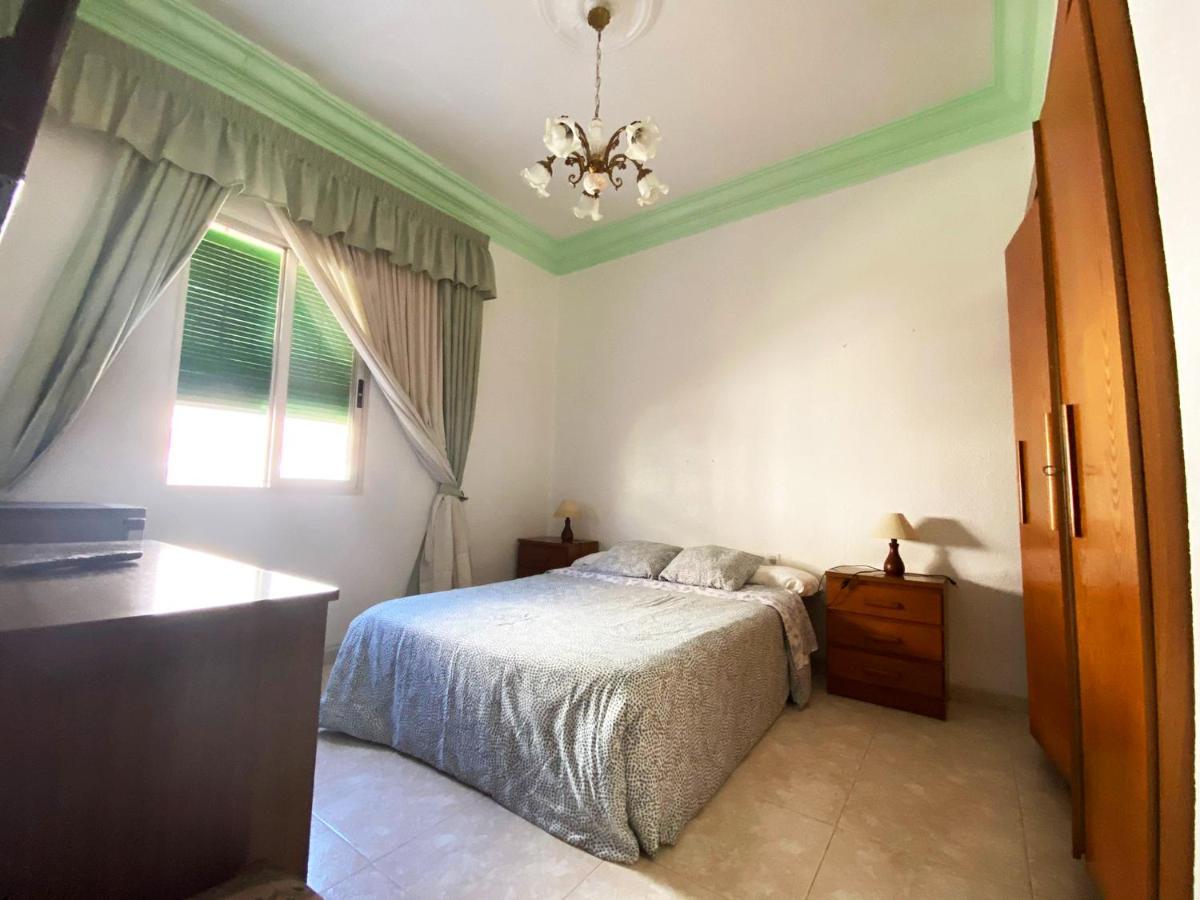 La Malvarrosa Beach Rooms In Shared Apartment Valencia Bagian luar foto